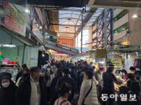 전통시장 살린다며 대형마트 문 닫은날, 소비자는 온라인 쇼핑